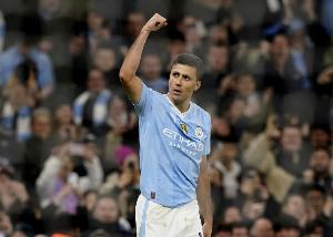 曼晚：羅德里在對(duì)陣新月時(shí)腹股溝受傷，瓜帥不希望他帶傷冒險(xiǎn)參賽