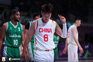 得分全隊(duì)最高！趙睿上半場(chǎng)6中3得到11分1板1助 三分5中2