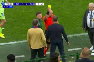 處罰原因？巴薩遭國米絕平時(shí)弗里克抗議染黃，賽后批裁判偏向國米