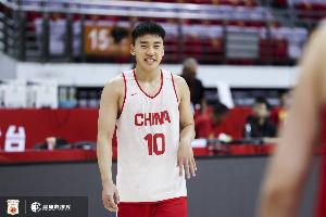 可圈可點(diǎn)！王俊杰8中4拿到11分3板2助1斷