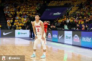 徐杰：本場(chǎng)暴露我們進(jìn)攻端問題較多 后續(xù)要明確好如何破解聯(lián)防