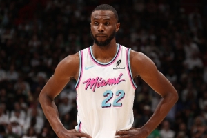 記者：維金斯能讓湖人立刻成為爭(zhēng)冠球隊(duì) 但我覺得他們會(huì)按兵不動(dòng)