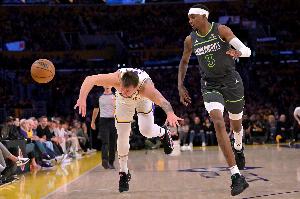 阿里納斯：東契奇減肥不是為了防守 從沒聽說過白人也要防守的