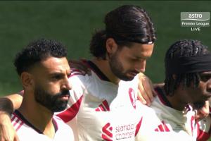 永遠懷念！社區(qū)盾杯賽前兩隊進行默哀，悼念離世的若塔兄弟