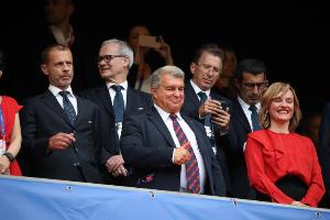 時(shí)間緊迫！馬卡：西甲開賽在即巴薩7人未注冊&諾坎普工程未完成