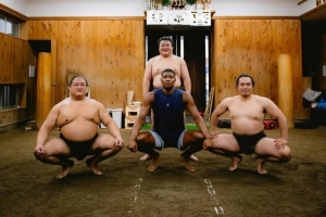 敢挑戰(zhàn)八村身邊的相撲選手嗎？帕金斯：給我一個月時間準備一下