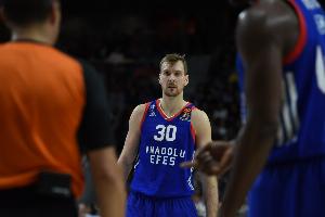 教練團(tuán)和領(lǐng)導(dǎo)層認(rèn)為小德拉季奇無(wú)法幫助球隊(duì)也不能靠過(guò)去成績(jī)進(jìn)隊(duì)