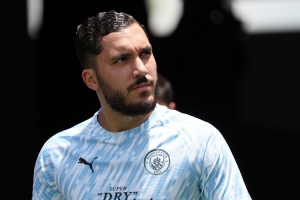 曼城舊將：謝爾基絕對(duì)能接班德布勞內(nèi)，前者甚至更敢于嘗試