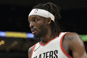 拓記：戰(zhàn)術(shù)地位下降讓格蘭特打得很掙扎 新賽季他可能打替補