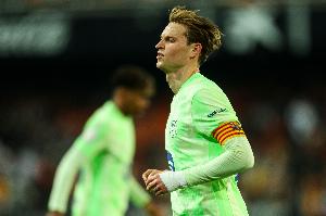 世體：盡管雙方愿意繼續(xù)，但巴薩與德容續(xù)約因與其經(jīng)紀人解約受阻