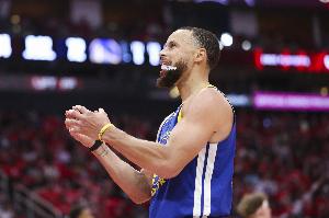 大學(xué)恩師：庫(kù)里是一個(gè)安靜的領(lǐng)導(dǎo)者 37歲的他仍在努力變得更好