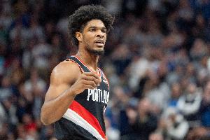 拓記：亨德森需要提高自己的三分球 這樣他才能打亂對手的防守