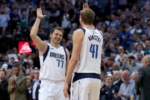 最想獲得哪位球星的標(biāo)志性動(dòng)作？東契奇：可能會(huì)選德克的金雞獨(dú)立