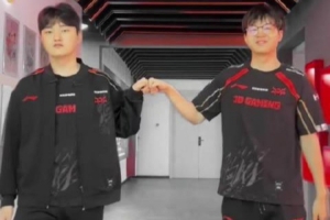 JDG發(fā)布peyz和xun互動視頻：來擊個拳