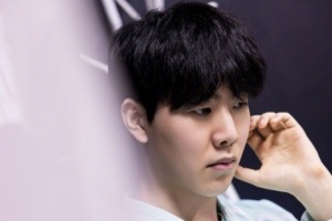 頻繁提起Theshy黑稱被剝奪二路解說(shuō)版權(quán)，iG粉絲后續(xù)將炫神舉報(bào)到了全國(guó)掃黑辦