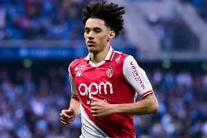 德天空：勒沃庫森現(xiàn)在認為簽阿克利烏舍的機會很小 曼城在競爭中