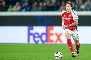 阿森納英超對陣曼聯(lián)近4粒進(jìn)球中3球來自角球，由三名不同后衛(wèi)打進(jìn)