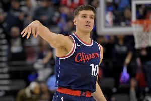 真摯的祝福！?？齑騿T博格丹-博格達諾維奇33歲生日快樂！