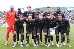 貝尼特斯：意甲爭(zhēng)冠那不勒斯略領(lǐng)先國(guó)米，米蘭和尤文仍需補(bǔ)強(qiáng)