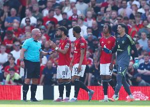 胡珀判罰合集：槍手破門引爭議 姆貝莫肘擊&庫尼亞禁區(qū)倒地無判罰