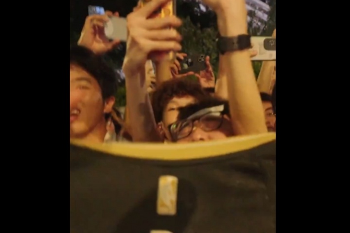 庫里發(fā)推開啟中國行：剛剛抵達中國 中國球迷的熱情無可比擬！