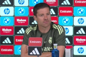 阿隆索：我們請(qǐng)求推遲比賽未果；馬斯坦托諾把梅西當(dāng)偶像很合邏輯