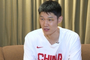 這支隊和原來國家隊不一樣的是？胡金秋：新一屆男籃大家團結(jié)一心