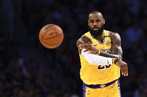 8人退役&火花目前沒(méi)球打 本世紀(jì)首個(gè)10年的狀元僅剩詹姆斯還在打