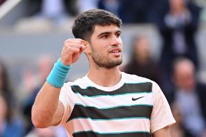 太強(qiáng)了！阿卡今年已獲得54勝，奪得6冠&大師賽3冠領(lǐng)跑男子網(wǎng)壇