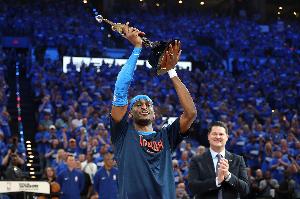 美媒預(yù)測新賽季個人獎：亞歷山大MVP 文班DPOY 最佳新秀弗拉格