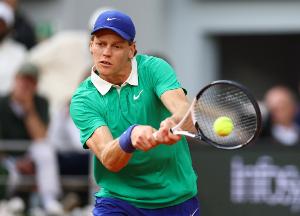 凌晨大師賽決賽因身體不適退賽！官方：辛納宣布退出美網(wǎng)混雙比賽