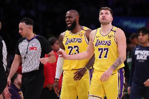 ESPN：湖人應(yīng)更多利用詹姆斯&東契奇擋拆 騎士時(shí)LBJ&歐文擋拆更多