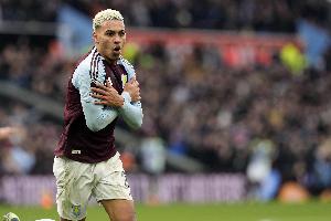 要價8000萬！太陽報：阿森納想買羅杰斯，昨天塔帥親自祝賀他得獎