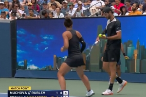 埃拉尼/瓦瓦索里2-0擊敗盧布列夫/穆霍娃，晉級美網(wǎng)混雙四強