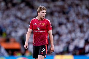 米體：米蘭今天繼續(xù)與霍伊倫談轉會，或總價4000萬歐先租后買引進