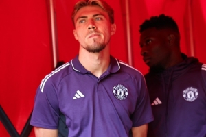 記者：預(yù)計(jì)負(fù)責(zé)米蘭方面談判的中間人，將在倫敦與霍伊倫父親見(jiàn)面