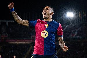 直接參與100球！加盟巴薩以來，拉菲尼亞145場55球45助