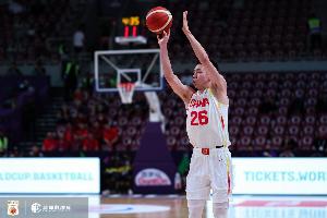 朱俊龍1/4決賽前發(fā)言：大家不要計較數(shù)據(jù) 我場均1分 但努力做貢獻