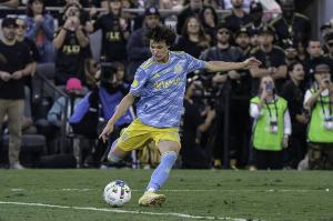 記者：21歲美國中場亞倫森將加盟科羅拉多急流，交易已經(jīng)完成