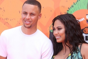 庫(kù)嫂：我不懂體育&庫(kù)里在家也從來不談 相對(duì)于工作我們更重視家庭