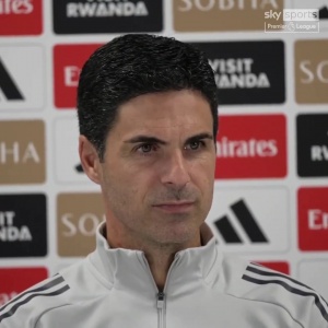 記者：可以問個(gè)三個(gè)字母的單詞嗎阿爾特塔：我以為你要說媽媽