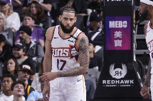 上賽季場(chǎng)均6.8分4.2板 名記：科迪-馬丁也是勇士的引援目標(biāo)之一