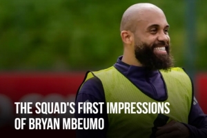 曼聯(lián)眾將談姆伯莫：謙遜 內(nèi)斂 幽默 沖擊力驚人 曾讓我們吃盡苦頭