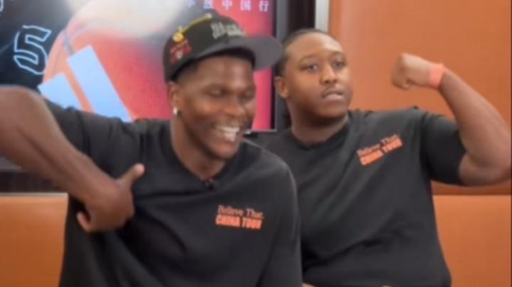 幾天不見發(fā)福了！華子身邊坐了個胖版“杰倫威”