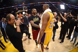 歐文發(fā)推：生日快樂科比！你的傳奇永遠存在在曼巴門徒心中