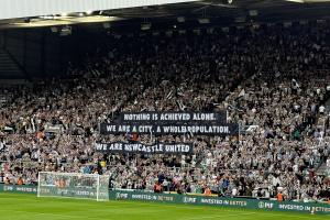紐卡球迷拉橫幅：偉業(yè)非一人可成，我們是一座城，我們是紐卡斯?fàn)? >
                                        </div>
                                    </div>
                                                                        <div   id=