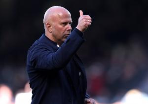 斯洛特：恩古莫哈的終結(jié)能力很出色 不確定今天這比賽算不算足球