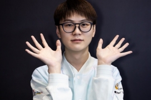 橫掃WE后 IG輔助meiko曬照：早點(diǎn)下班，吃多點(diǎn)