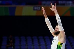 外線不準(zhǔn)還能鑿！立陶宛全場(chǎng)三分球19中2&大勝英國(guó)24分