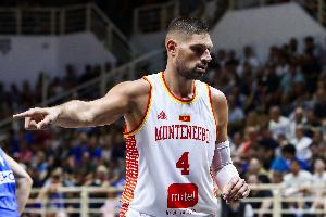 助隊(duì)咬住比分！武切維奇半場(chǎng)7中6拿到14分7板2助&搶下3個(gè)前場(chǎng)板